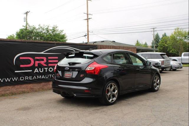 Photo of 2014 Tuxedo Black Ford Focus ST