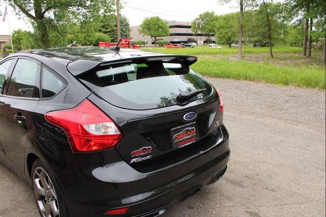 Photo of 2014 Tuxedo Black Ford Focus ST