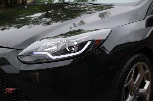 Photo of 2014 Tuxedo Black Ford Focus ST