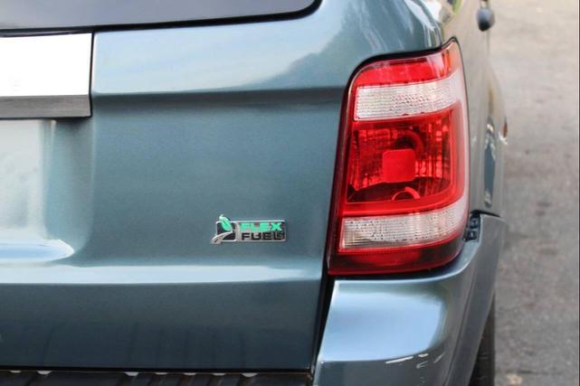 Photo of 2012 Blue Ford Escape