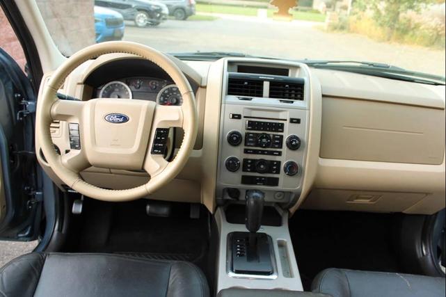 Photo of 2012 Blue Ford Escape