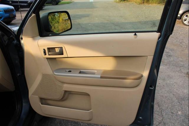 Photo of 2012 Blue Ford Escape