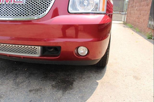 Photo of 2009 Red Jewel Tintcoat GMC Yukon XL