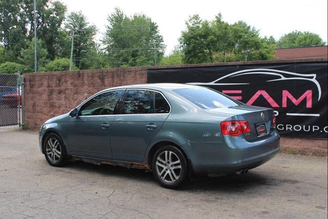 Photo of 2006 Reflex Silver Volkswagen Jetta