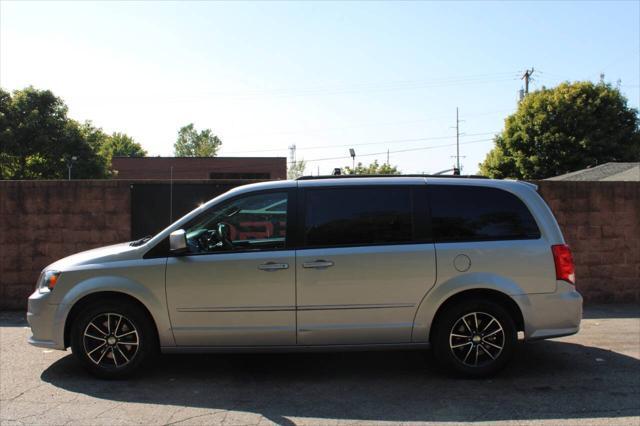 Photo of 2017 Billet Clearcoat Dodge Grand Caravan