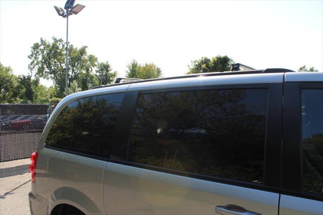 Photo of 2017 Billet Clearcoat Dodge Grand Caravan