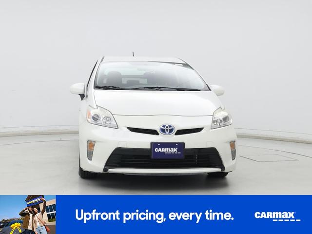 Photo of 2015 White Toyota Prius