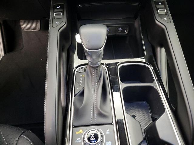Photo of 2025 Black Kia Telluride