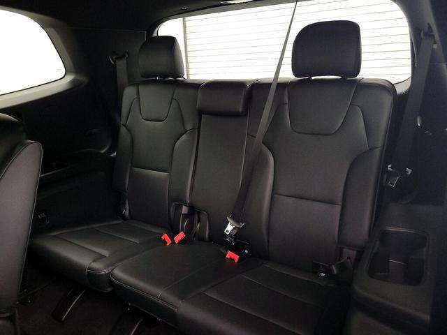 Photo of 2025 Black Kia Telluride