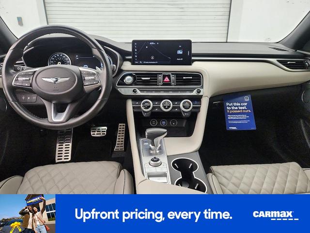 Photo of 2022 White Genesis G70