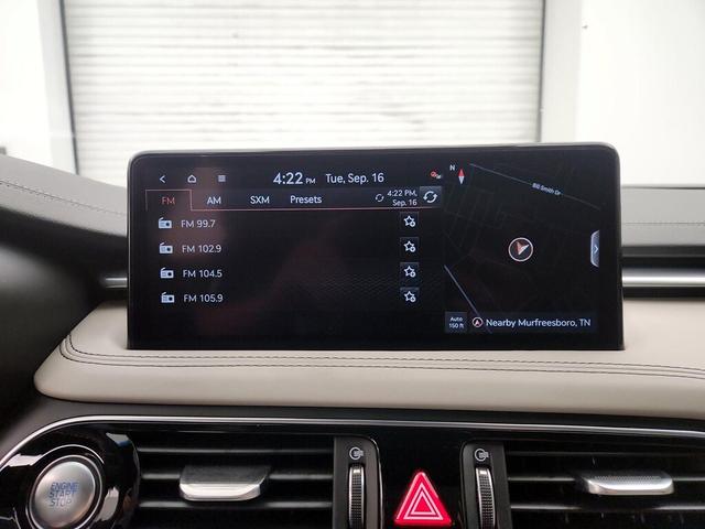Photo of 2022 White Genesis G70
