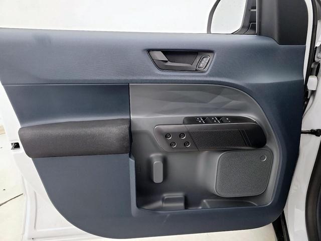 Photo of 2024 White Ford Maverick