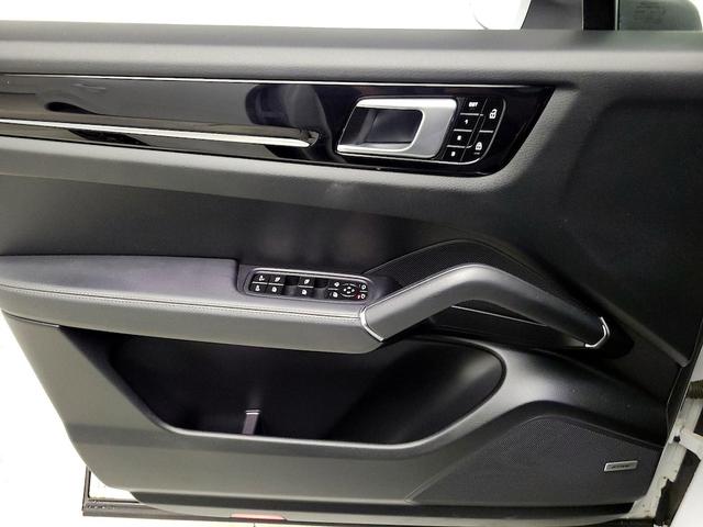 Photo of 2020 White Porsche Cayenne