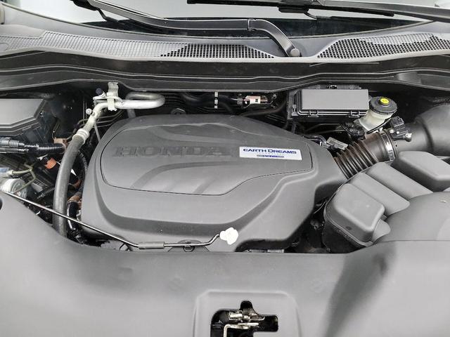 Photo of 2017 Black Honda Pilot