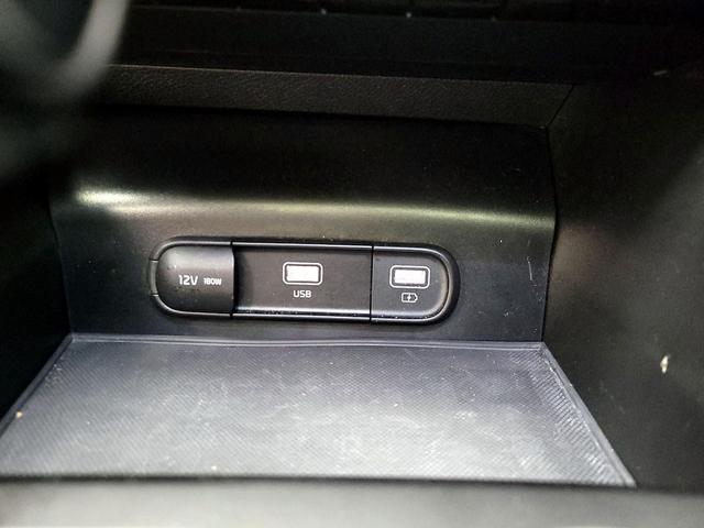 Photo of 2023 White Kia K5