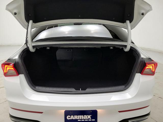 Photo of 2023 White Kia K5