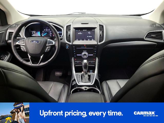 Photo of 2018 Silver Ford Edge