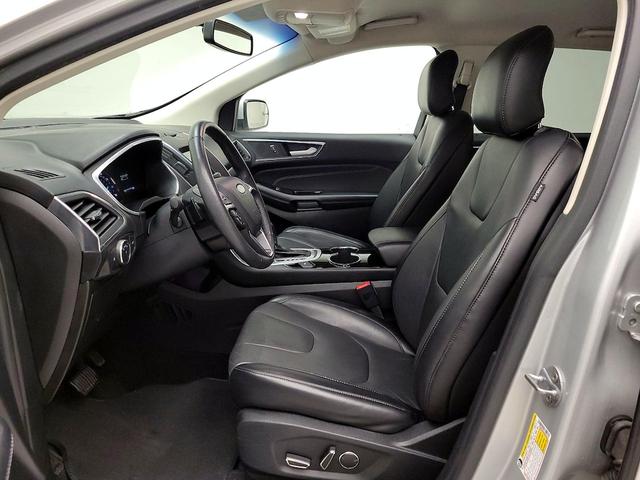 Photo of 2018 Silver Ford Edge