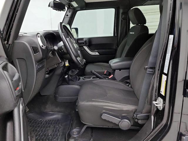 Photo of 2016 Black Jeep Wrangler