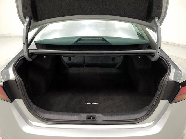 Photo of 2024 Silver Nissan Altima