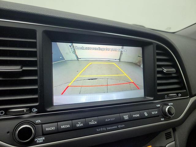 Photo of 2017 White Hyundai ELANTRA