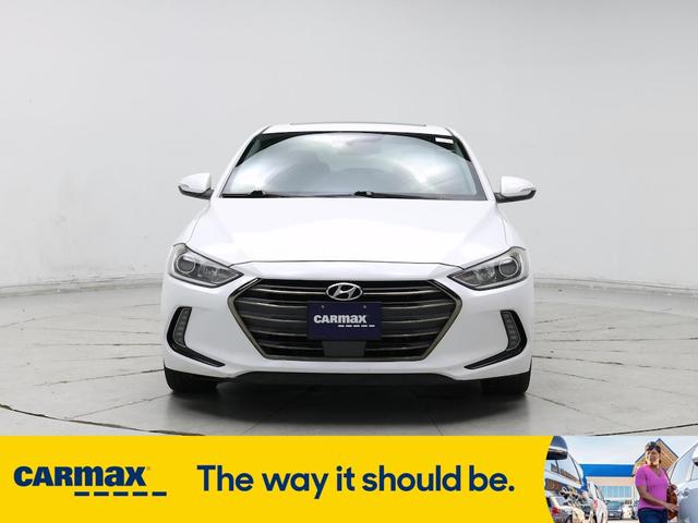 Photo of 2017 White Hyundai ELANTRA