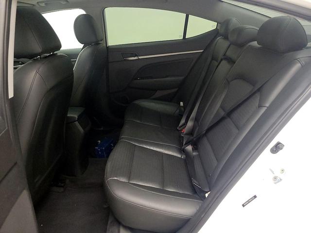 Photo of 2017 White Hyundai ELANTRA
