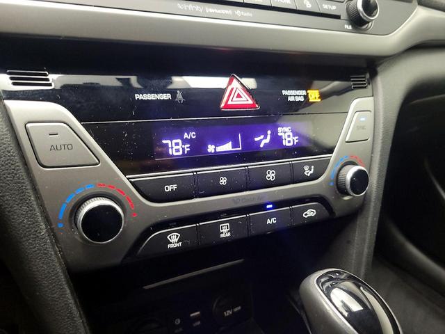 Photo of 2017 White Hyundai ELANTRA