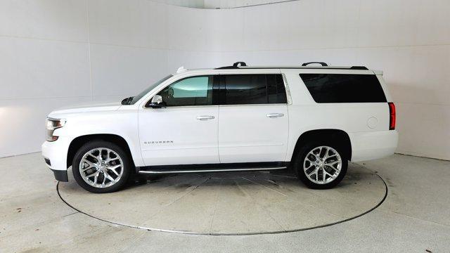 Photo of 2019 Iridescent Pearl Tricoat Chevrolet Suburban