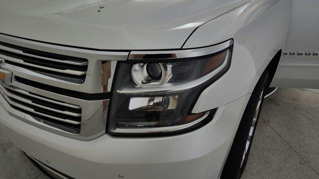 Photo of 2019 Iridescent Pearl Tricoat Chevrolet Suburban