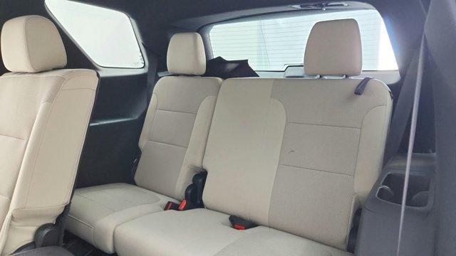 Photo of 2023 Mosaic Black Metallic Chevrolet Traverse