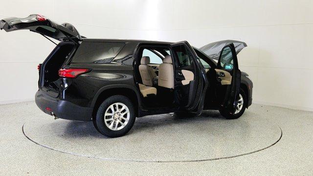 Photo of 2023 Mosaic Black Metallic Chevrolet Traverse