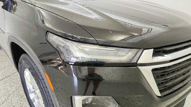 Photo of 2023 Mosaic Black Metallic Chevrolet Traverse