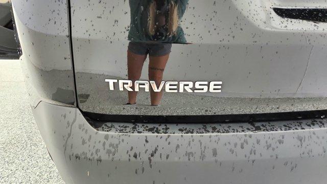 Photo of 2023 Mosaic Black Metallic Chevrolet Traverse