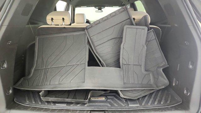 Photo of 2023 Mosaic Black Metallic Chevrolet Traverse