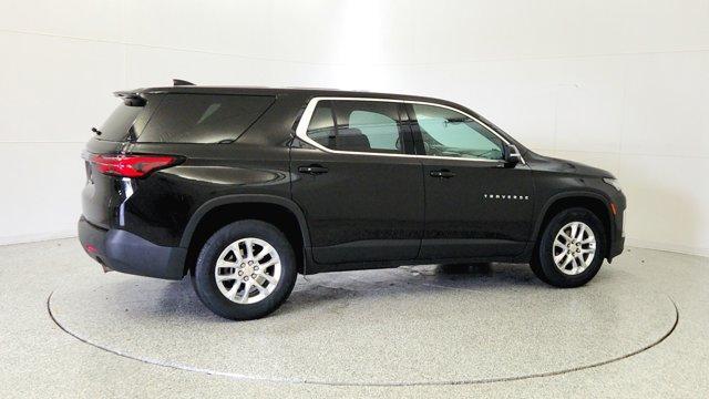 Photo of 2023 Mosaic Black Metallic Chevrolet Traverse