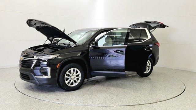 Photo of 2023 Mosaic Black Metallic Chevrolet Traverse