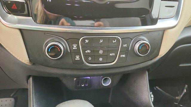 Photo of 2023 Mosaic Black Metallic Chevrolet Traverse
