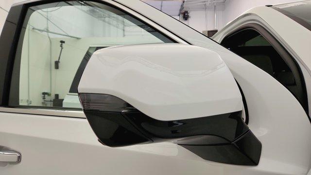 Photo of 2021 Summit White GMC Yukon XL