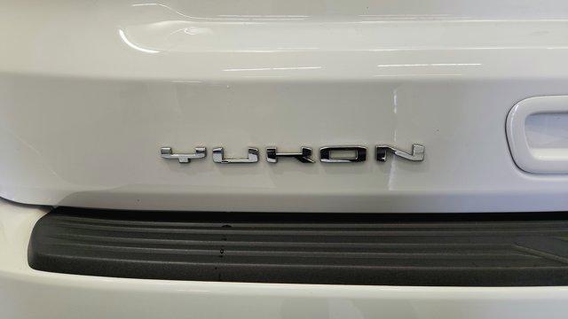 Photo of 2021 Summit White GMC Yukon XL