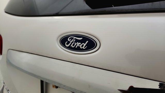 Photo of 2022 White Platinum Clearcoat Metallic Ford EcoSport