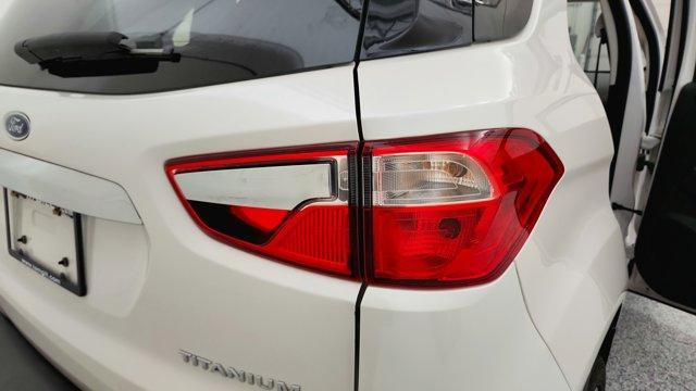 Photo of 2022 White Platinum Clearcoat Metallic Ford EcoSport