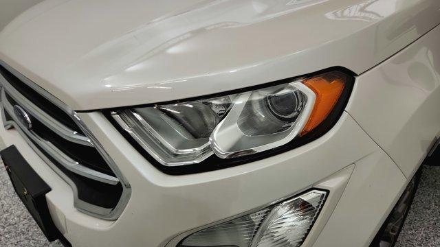 Photo of 2022 White Platinum Clearcoat Metallic Ford EcoSport