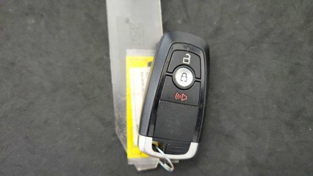 Photo of 2022 White Platinum Clearcoat Metallic Ford EcoSport