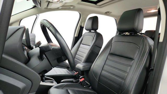 Photo of 2022 White Platinum Clearcoat Metallic Ford EcoSport