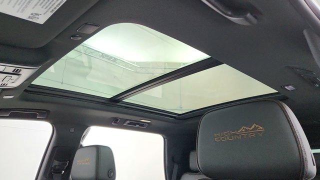 Photo of 2022 Iridescent Pearl Tricoat Chevrolet Tahoe