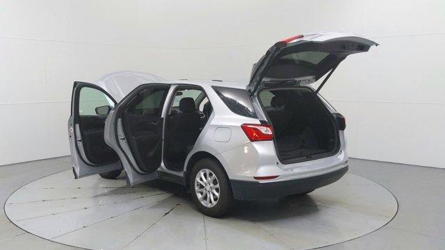 Photo of 2019 Silver Ice Metallic Chevrolet Equinox