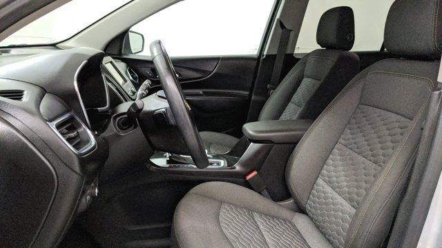 Photo of 2019 Silver Ice Metallic Chevrolet Equinox