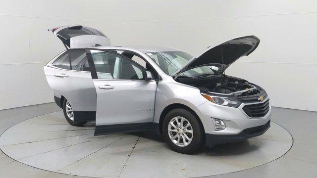 Photo of 2019 Silver Ice Metallic Chevrolet Equinox