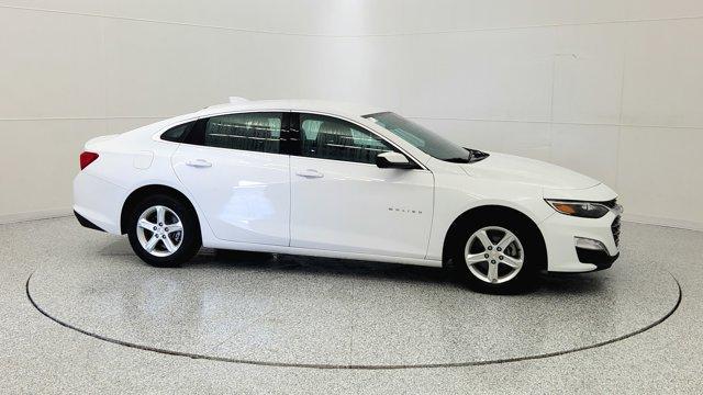 Photo of 2023 Summit White Chevrolet Malibu